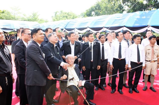 Dr.Boonsong Srifuengfung the Chairman of Pimai Salt Co., Ltd. and Supporter donated Library building School Nikhom Sang Ton Eng Phimai 2