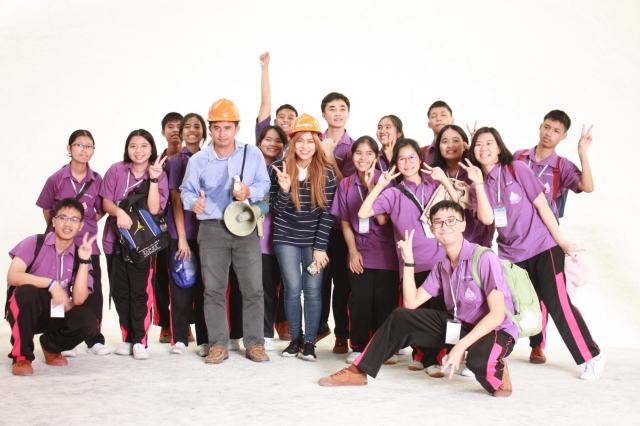 The group of teachers and students from Suranari Witthaya School Nakhon Ratchasima (200 persons) visit to the Salt manufacturing plant