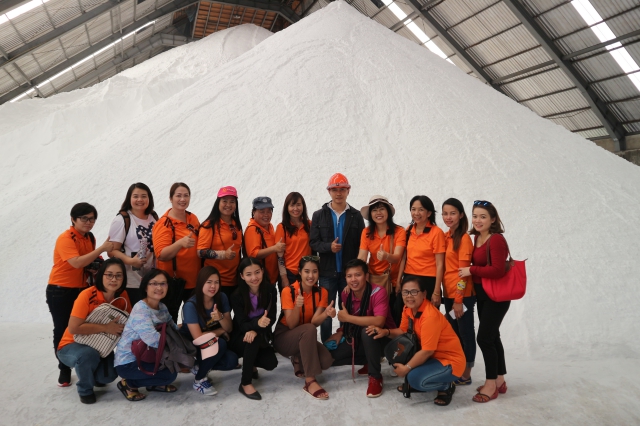 The group of Tak Provincial Administrative Organization (100 persrons) visited the Salt production process and plant management of Pimai Salt Co., Ltd.