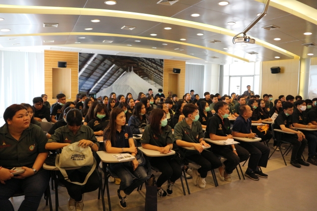 The group of Faculty 's teachers and students (82 persons) from Faculty of Engineering  Ubon Ratchathani University, visited to the salt manufacturing plant. Scope of salt produce from solution mining